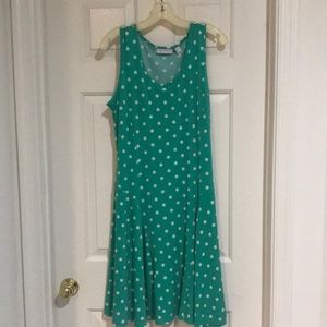 Green spring like sleeveless dress. Size medium.